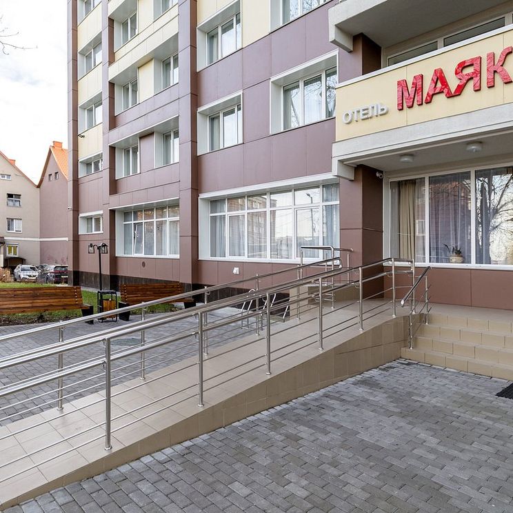 Отели 1-2*, Отели 3*