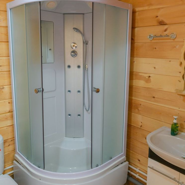 Отели 1-2*, Отели 4*