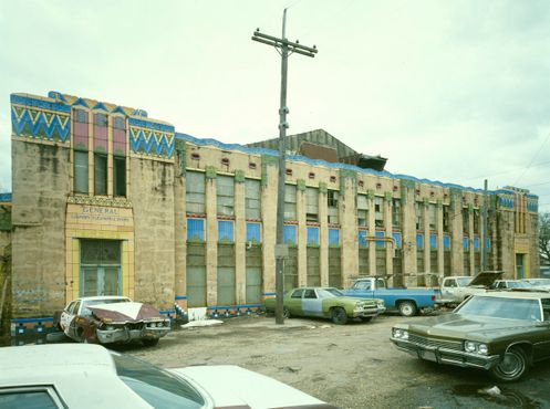 Так здание выглядело в 1970-х годах 