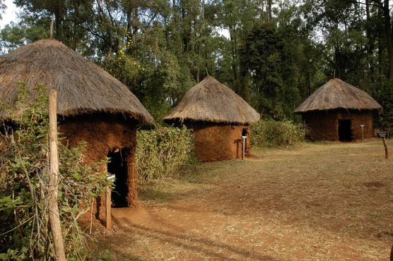 Деревня племени куриа в Бомас