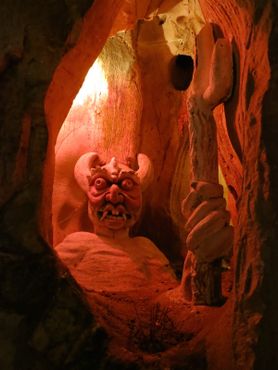 Пещерный демон Ам Пху