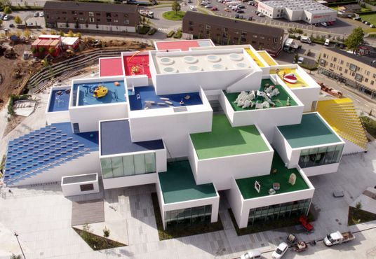 Невероятный внешний вид Дома LEGO 