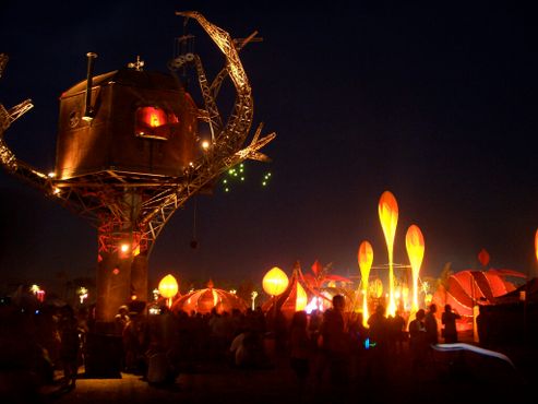 Домик на дереве в стиле стимпанк