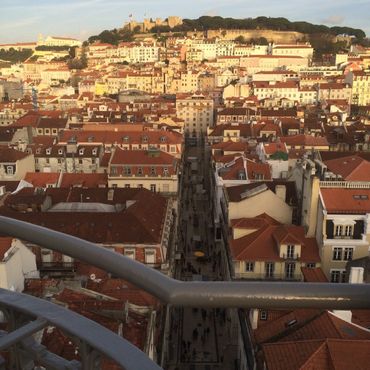 Вид на Лиссабон с вершины лифта