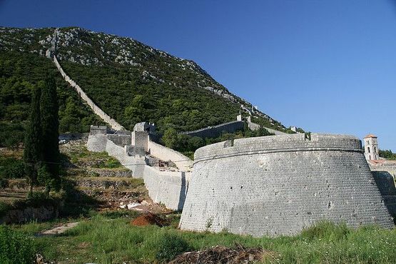 Стонская стена
