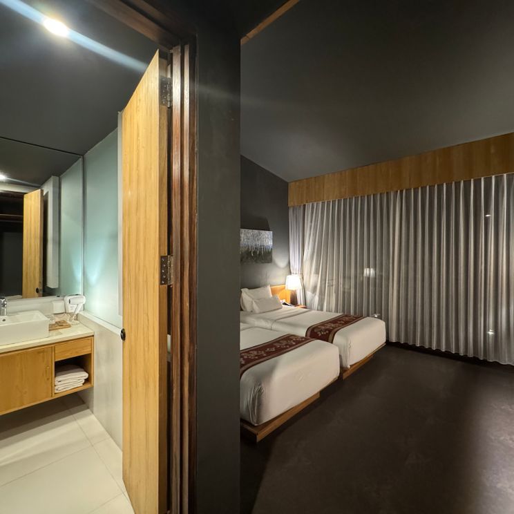 Гостевые домики, Отели 3*, Отели 4*, Яхты