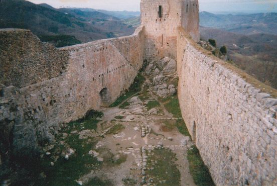 Замок Монсегюр