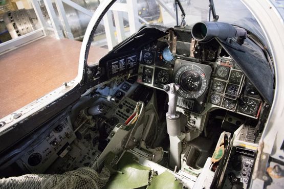 В кабине Saab AJ-37 Viggen