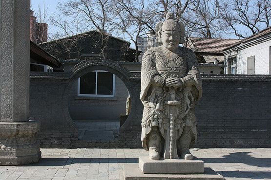 Статуя Тянь И
