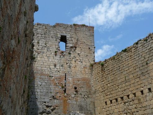 Замок Монсегюр