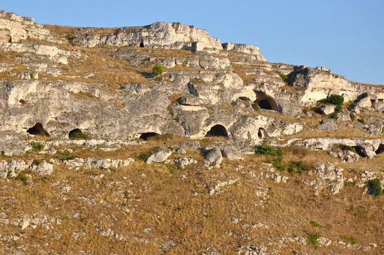 Самые древние пещерные жилища Сасси-ди-Матера