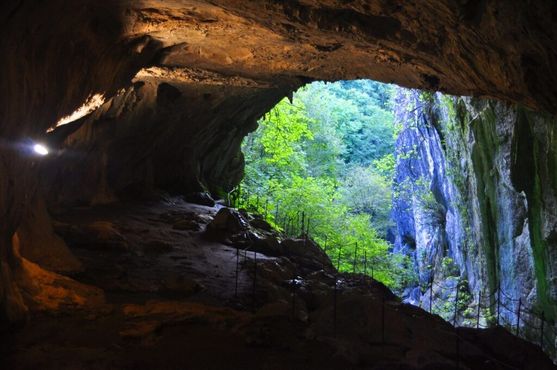 Пещера Сугаррамурди