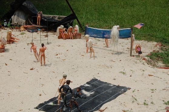 Пляжные игры Барби и Кенов
