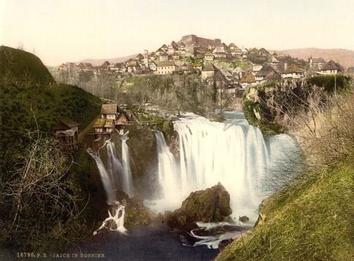 Гигантский водопад в центре Яйце 1900