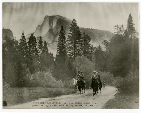 Историческая фотография Джона Мьюира и Теодора Рузвельта верхом на лошадях в Йосемитской долине
