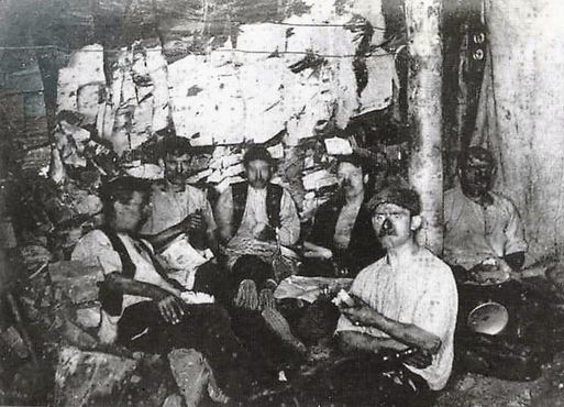 Шахтёры в 1904 году