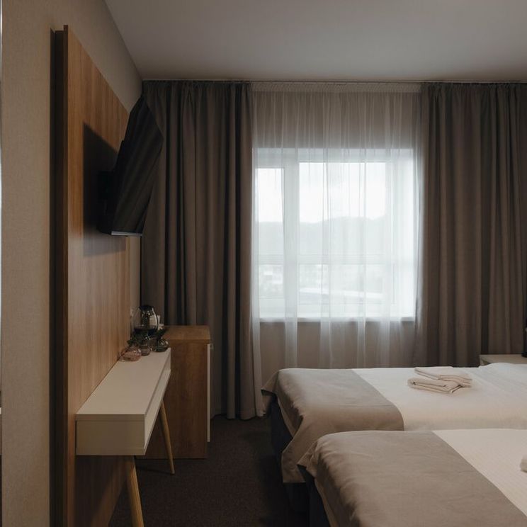 Отели 1-2*, Отели 3*