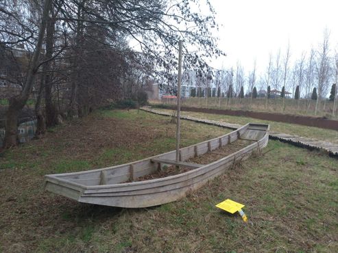 Копия древней лодки