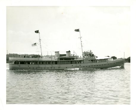 Американский военный корабль Потомак, 1939. Одна из его дымоходных труб не то, чем кажется