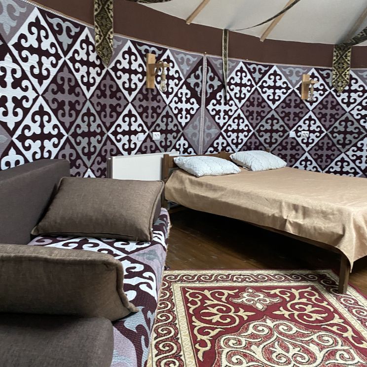 Кемпинги, Отели 4*, Юрты