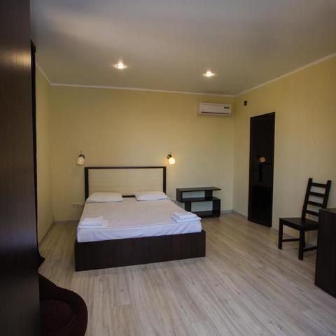 Отели 3*, Хостелы