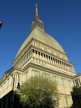 «Моле Антонеллиана» – символ Турина, построенный тем же архитектором, что и «Фетта ди Полента»