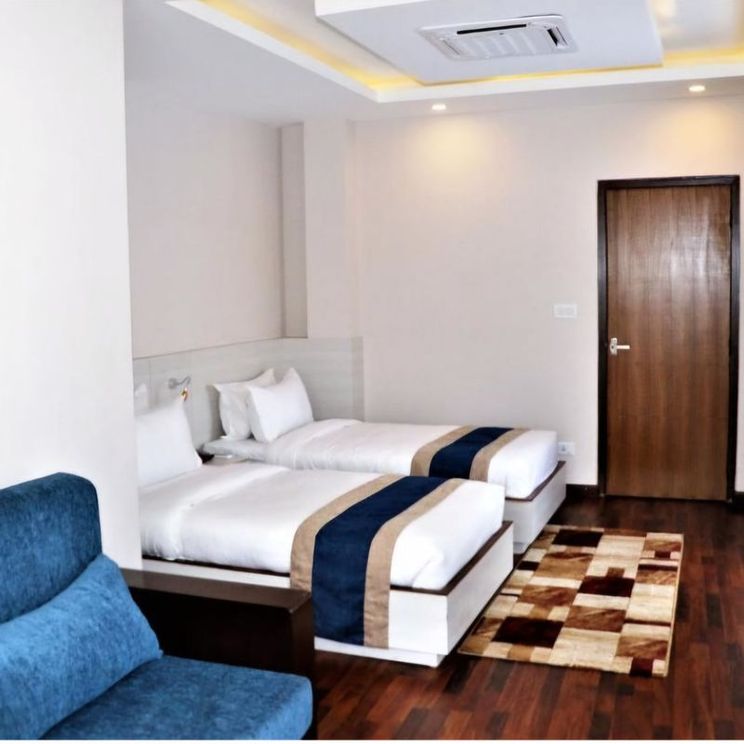 Отели 1-2*, Отели 3*