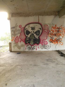 Граффити внутри здания