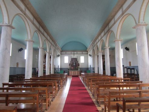 Интерьер церкви в Далькауэ