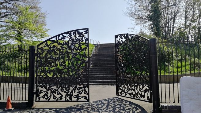 Ворота на стадион «Маунт»