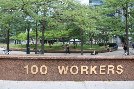 Памятник «100 работникам»
