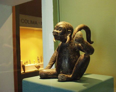 Тотонакская скульптура паукообразной обезьяны доклассического периода