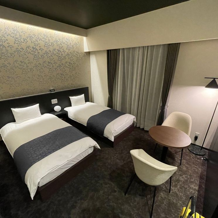 Отели 1-2*, Отели 3*, Апартаменты