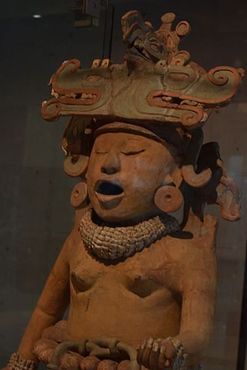 Ацтекская скульптура демона. Ацтеки завоевали Веракрус как часть своей империи