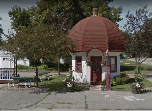 Здание-гриб