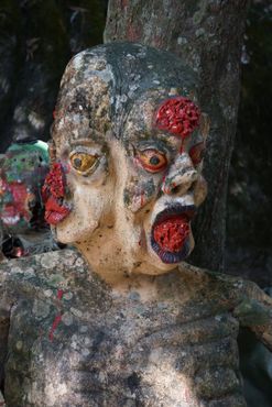 Фигурки буддистского ада