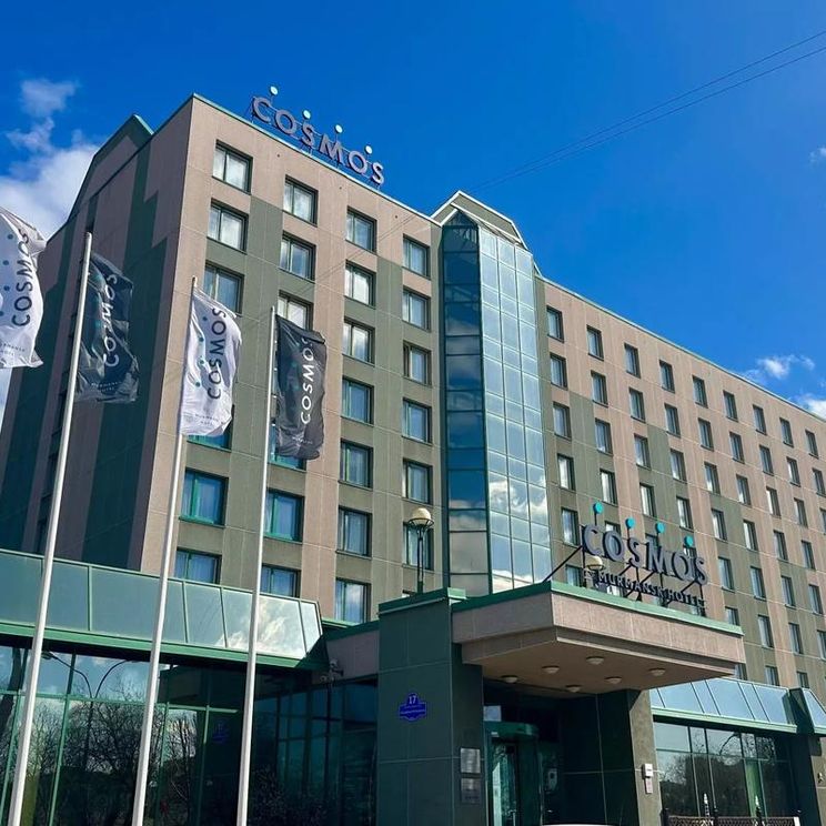<p>Тур предусматривает проживание проживание в гостиницах в Мурманске, Кировске и Кандалакше.</p><p><strong>Стоимость тура на 1 человека</strong> – 84100 руб./чел.</p>