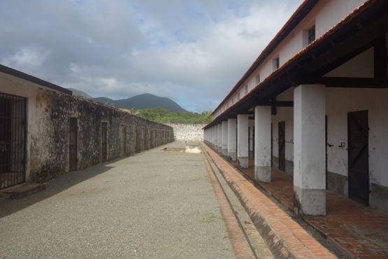 Внутренний двор тюрьмы Кондао
