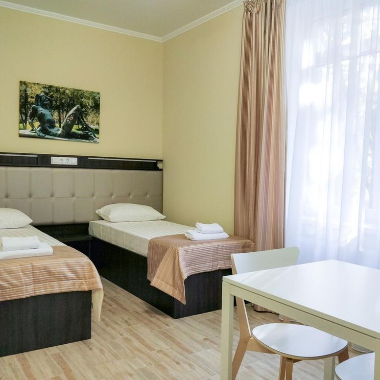 Гостиницы 3*, Гостиницы 4*, Апартаменты