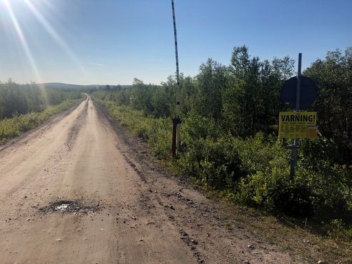 Дорога, ведущая в зону падения ракет