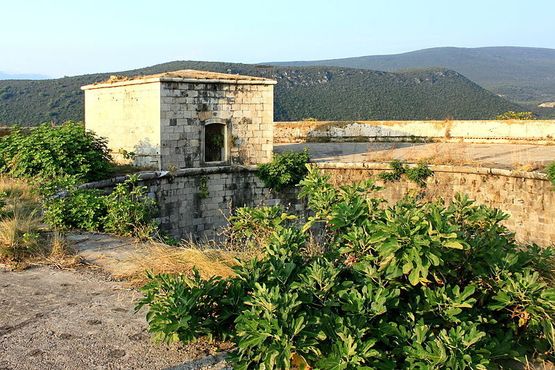 Сторожевая башня бывшего концлагеря Мамула