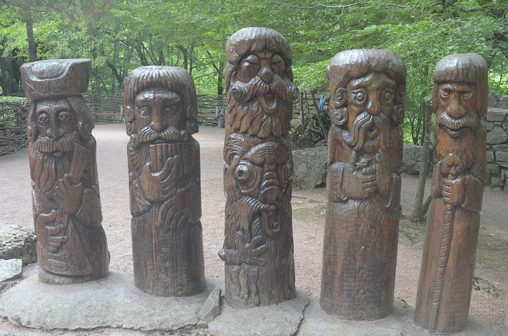 Поляна сказок: где находится и что посмотреть рядом