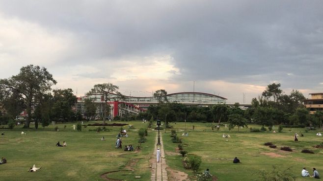 Место с видом на парк, откуда Беназир Бхутто произнесла свою последнюю публичную речь