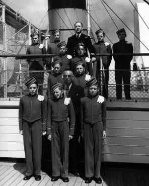 Носильщики на лайнере "Куин Мэри" в 1936 году