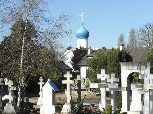 Русское кладбище в Сент-Женевьев-де-Буа