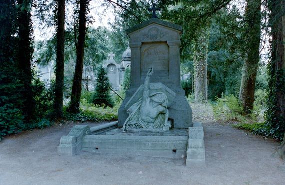 Гробница Жюля Верна