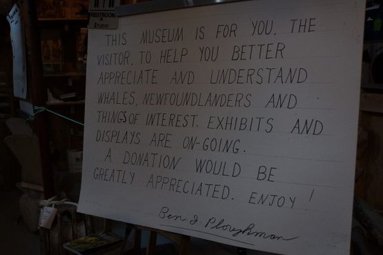 Призыв Бена Плафмана сделать пожертвование в его Музее китов и прочих штук