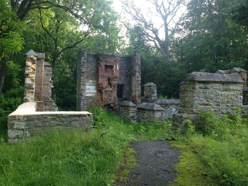 Руины дома хозяина фабрики