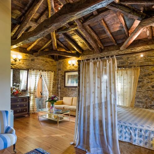 Отели 1-2*, Отели 4*, Апартаменты, Бунгало, Коттеджи, Шале