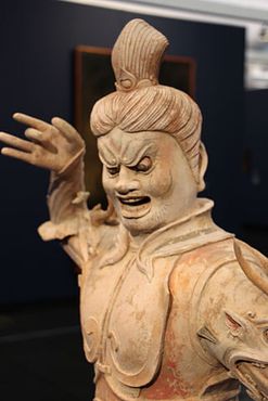 Китайская скульптура хранителя гробницы династии Тан